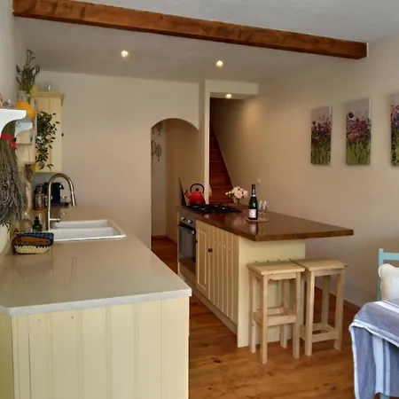 L'oustal Des Amis بيت للعطل